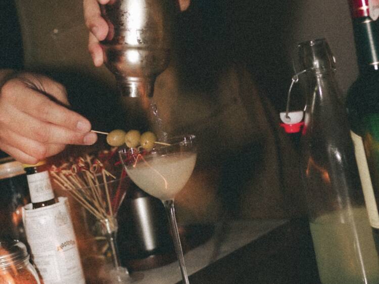 Move from trail to dancefloor at the MASOMETOP takeover at 828.Alleyway