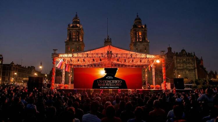 Anuncian concierto de artista secreto en el Zócalo, patrocinado por un nuevo banco Anuncian concierto de artista secreto en el Zócalo, patrocinado por un nuevo banco