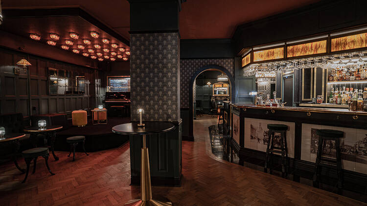 135 Bar and Lounge 135 Bar and Lounge