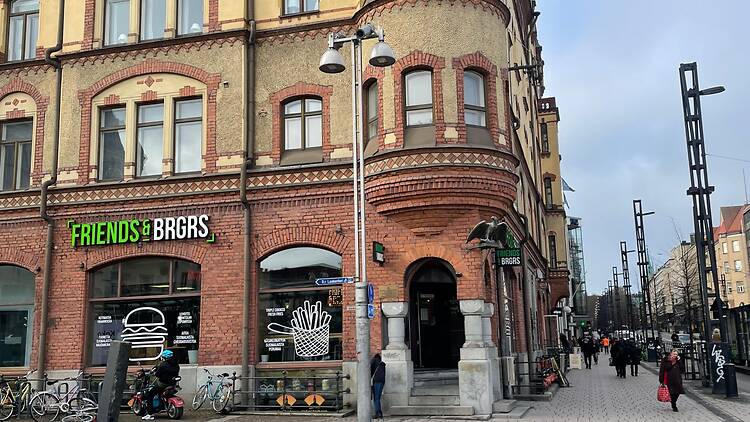 Tampere: budget breakfast, iconic views and a lunch dessert