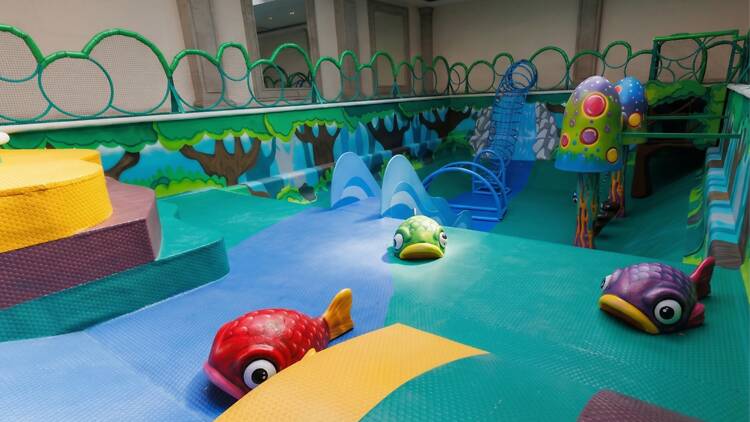 Alberca encantada en Chapultepec tiene columpios, senderos y más