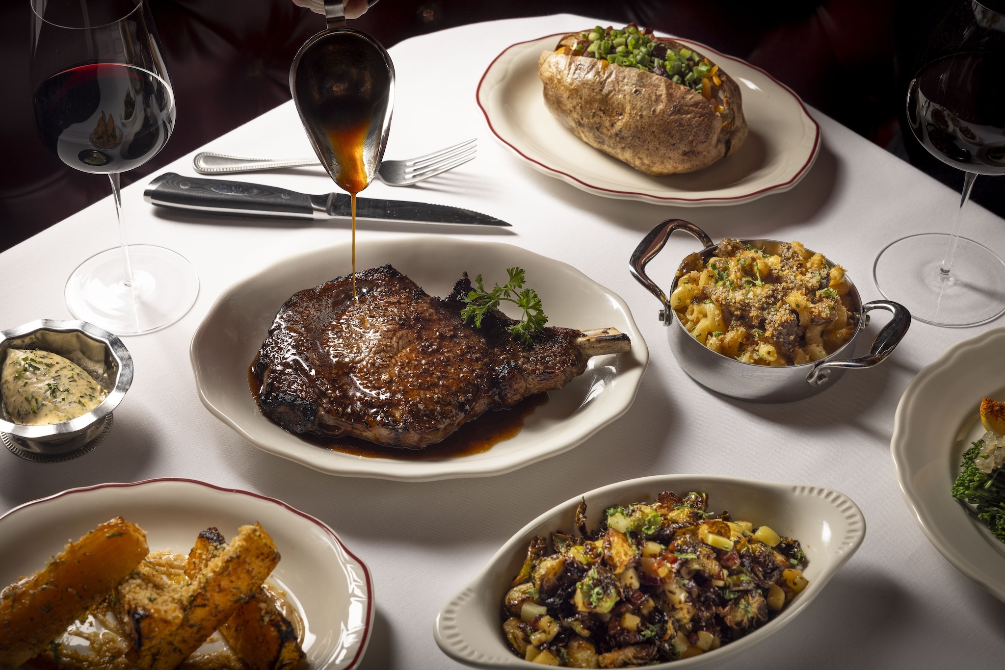 This legendary Las Vegas steakhouse brings the glitz and the glamour to Greenwich Village