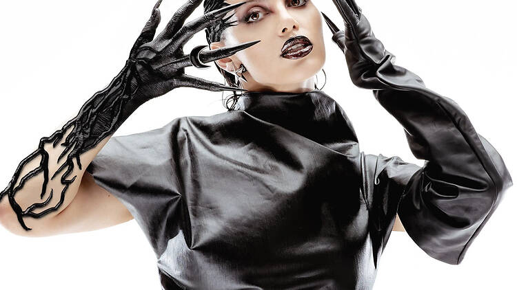 La reina del hard techno Sara Landry llegará a la CDMX y tenemos boletos