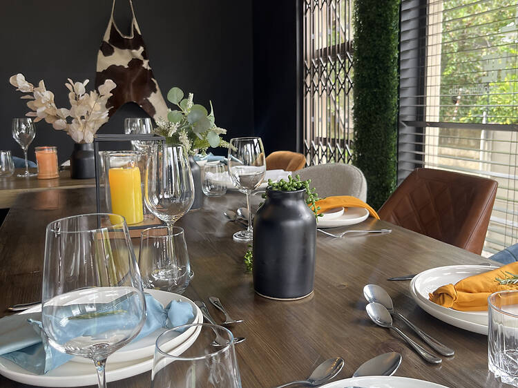 Review: Ibhodwe Shandis serves up a masterclass in indigenous elegance