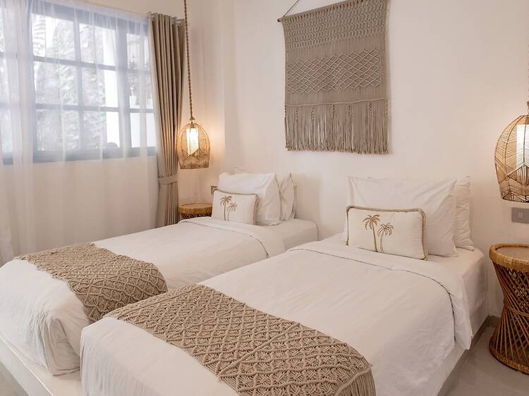 Seaesta Komodo Hostel & Hotel