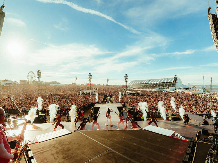 2. The vibey festival scene