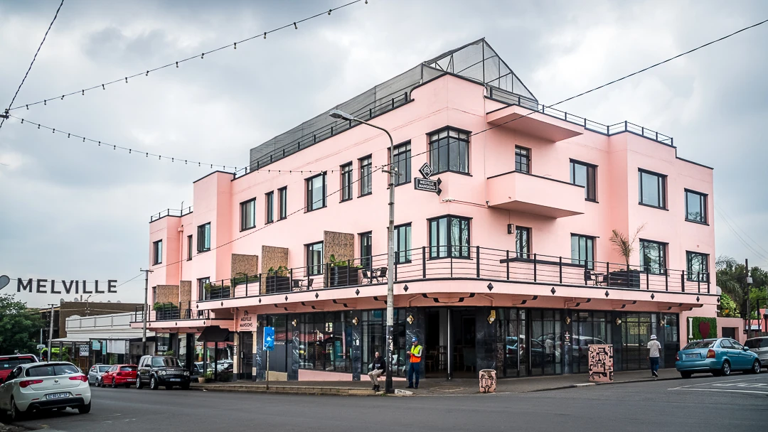 Melville Mansions, Melville Art Mile