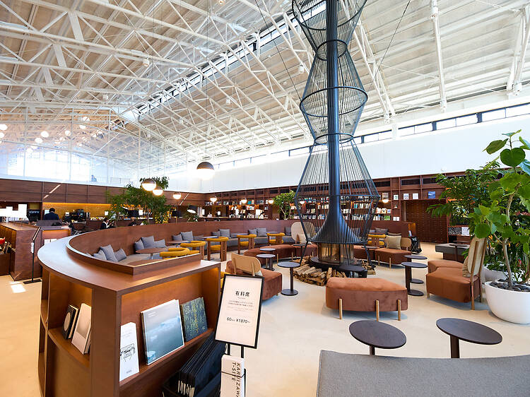 駅で自分時間を過ごす。