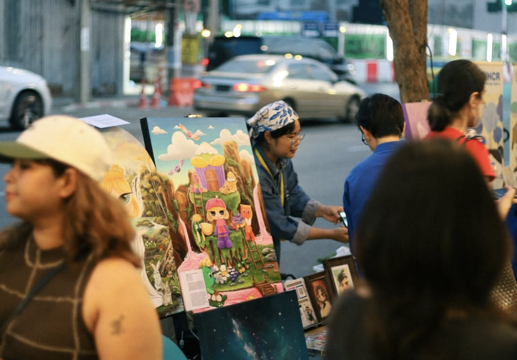 timeout.com - Kaweewat Siwanartwong - Stroll through an open air art market at Tha Maharaj this weekend