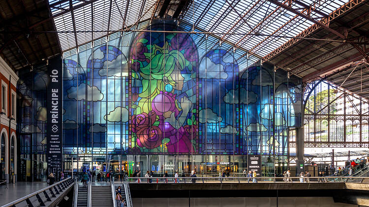 Vidriera dedicada a la Princesa Peach. Universal Pictures. @Universal_Spain