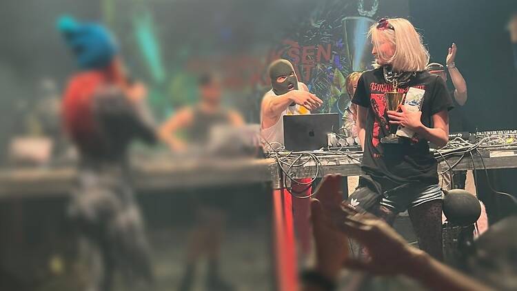 Torstai: Reivauksen SM-kisat, Ääniwalli