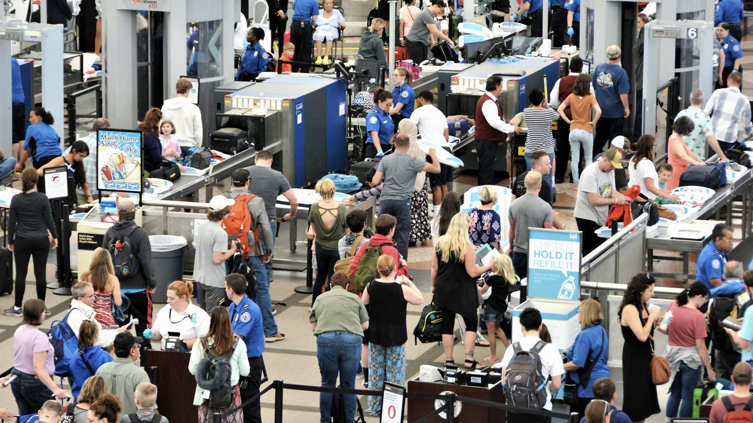 How to Check TSA Wait Times Right Now at U.S. Airports