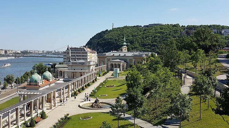Várkert Bazár, Gellérthegy, Duna, park