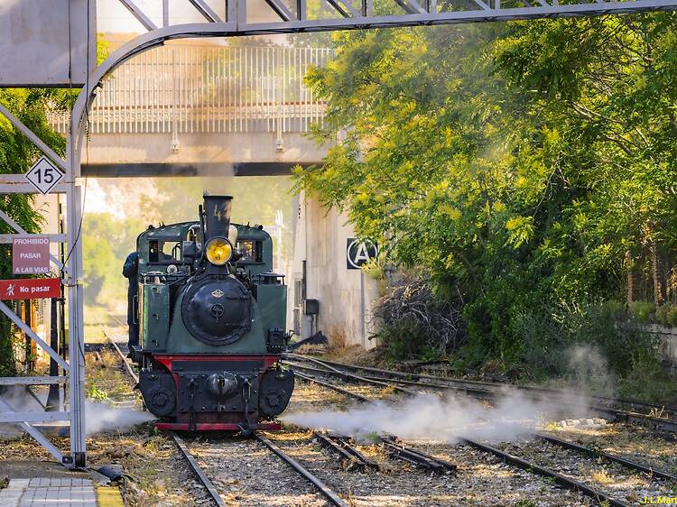 Se pone en marcha el Tren de Arganda, el único ferrocarril de vapor de Madrid: cómo conseguir billetes para este histórico viaje Se pone en marcha el Tren de Arganda, el único ferrocarril de vapor de Madrid: cómo conseguir billetes para este histórico viaje