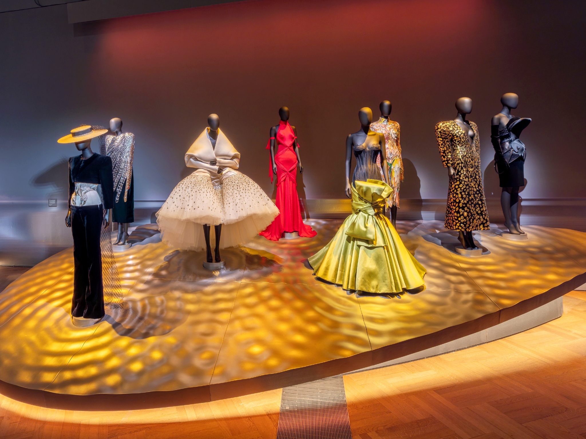 schiaparelli-fashion-becomes-art-victoria-and-albert-museum-things