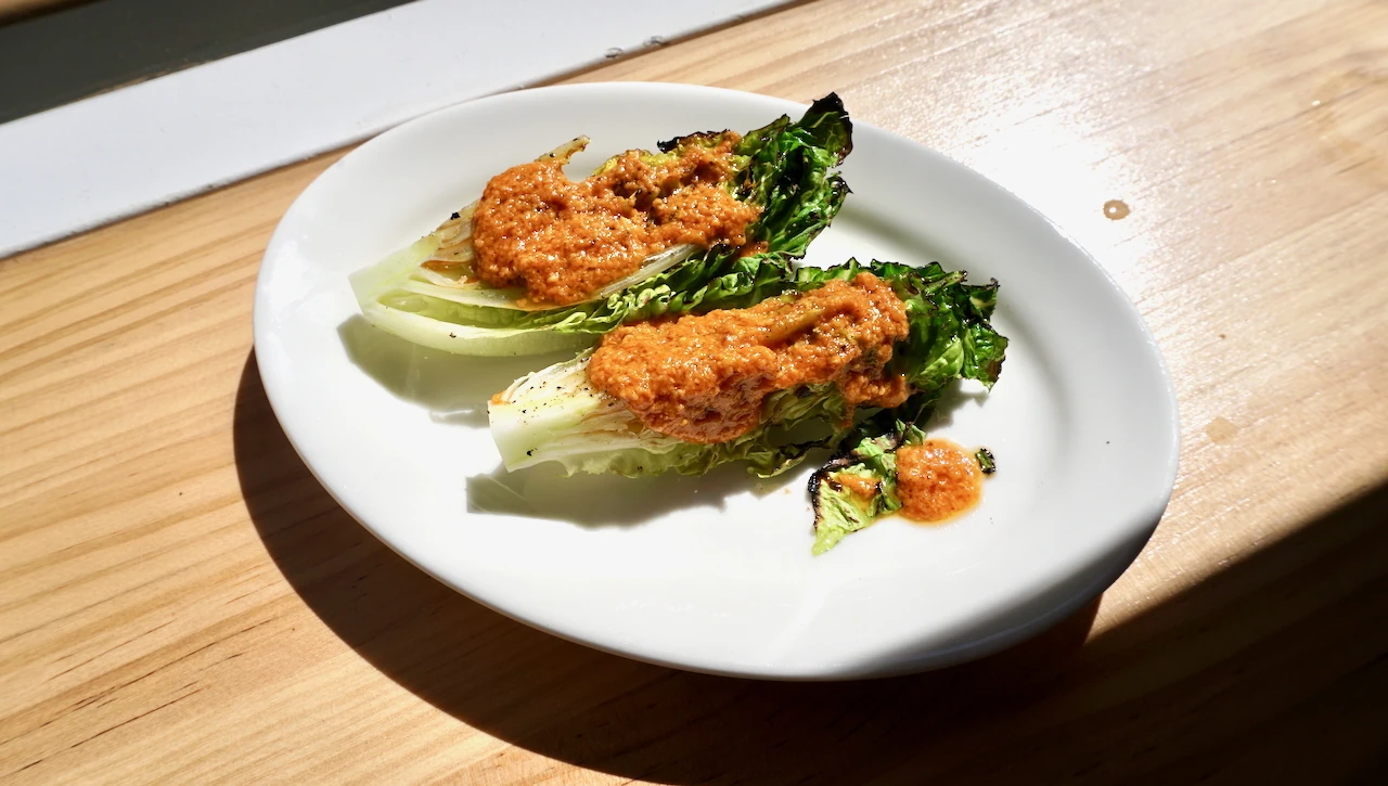 Cogollos con vinagreta de avellana, Bar Dijous