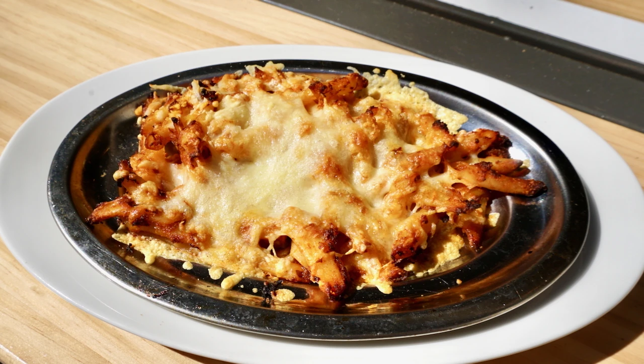 Macarrones, Bar Dijous