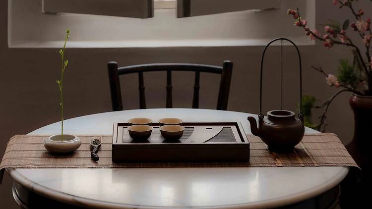 Pour some tea at Tea Chapter