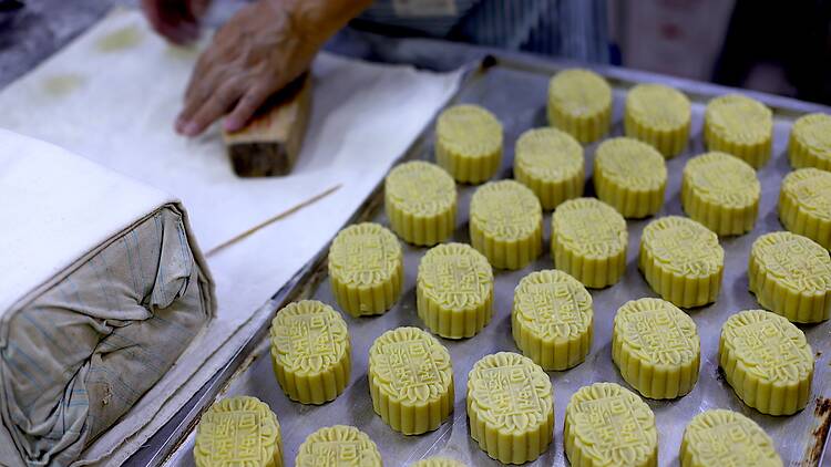 Sample the bakes of Poh Guan Cake House