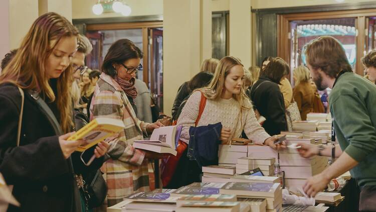 People buying books