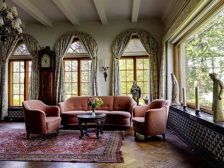 Keskiviikko: Villa Gyllenbergin kesänäyttely alkaa