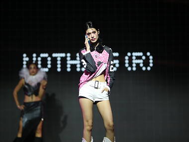 รับโทรศัพท์แบบสายแฟ ‘Nothing’ แบรนด์เทคโนโลยีสายแฟชั่นดีไซน์จากลอนดอน ที่หยิบขึ้นมาใช้ใครๆ ก็มอง