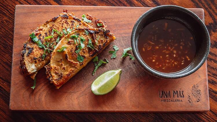 Una Mas beef birria taco