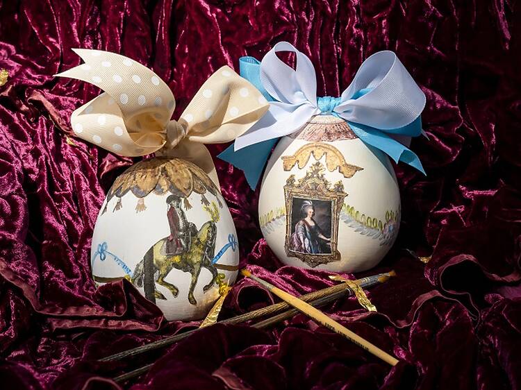 Decorar ovos no palácio