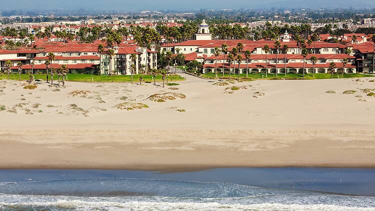 Learn to surf in sunny SoCal Learn to surf in sunny SoCal