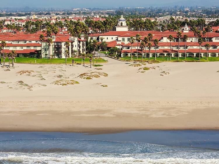 Learn to surf in sunny SoCal Learn to surf in sunny SoCal