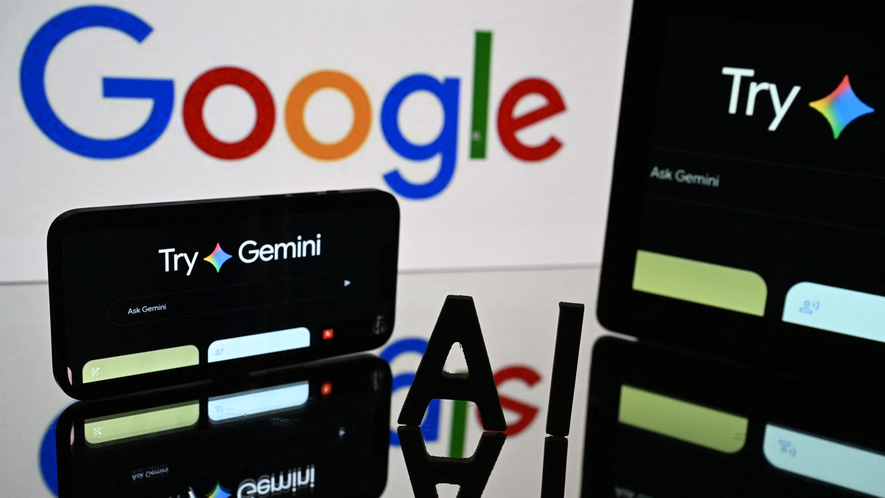 Google’s Gemini AI chatbot is finally available in Hong Kong