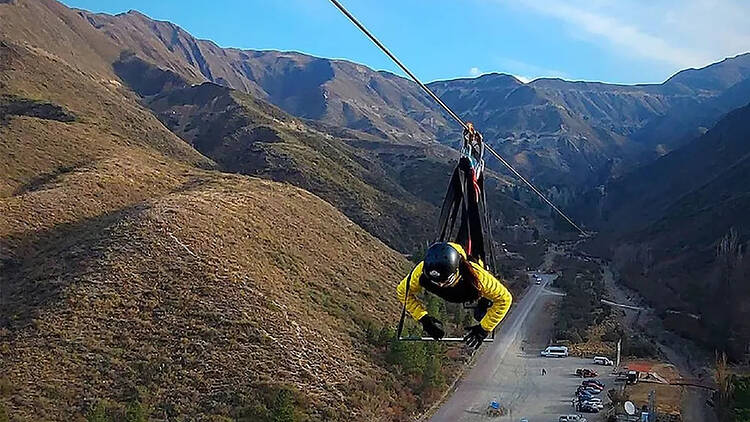 Zipline: volar sobre la montaña mendocina