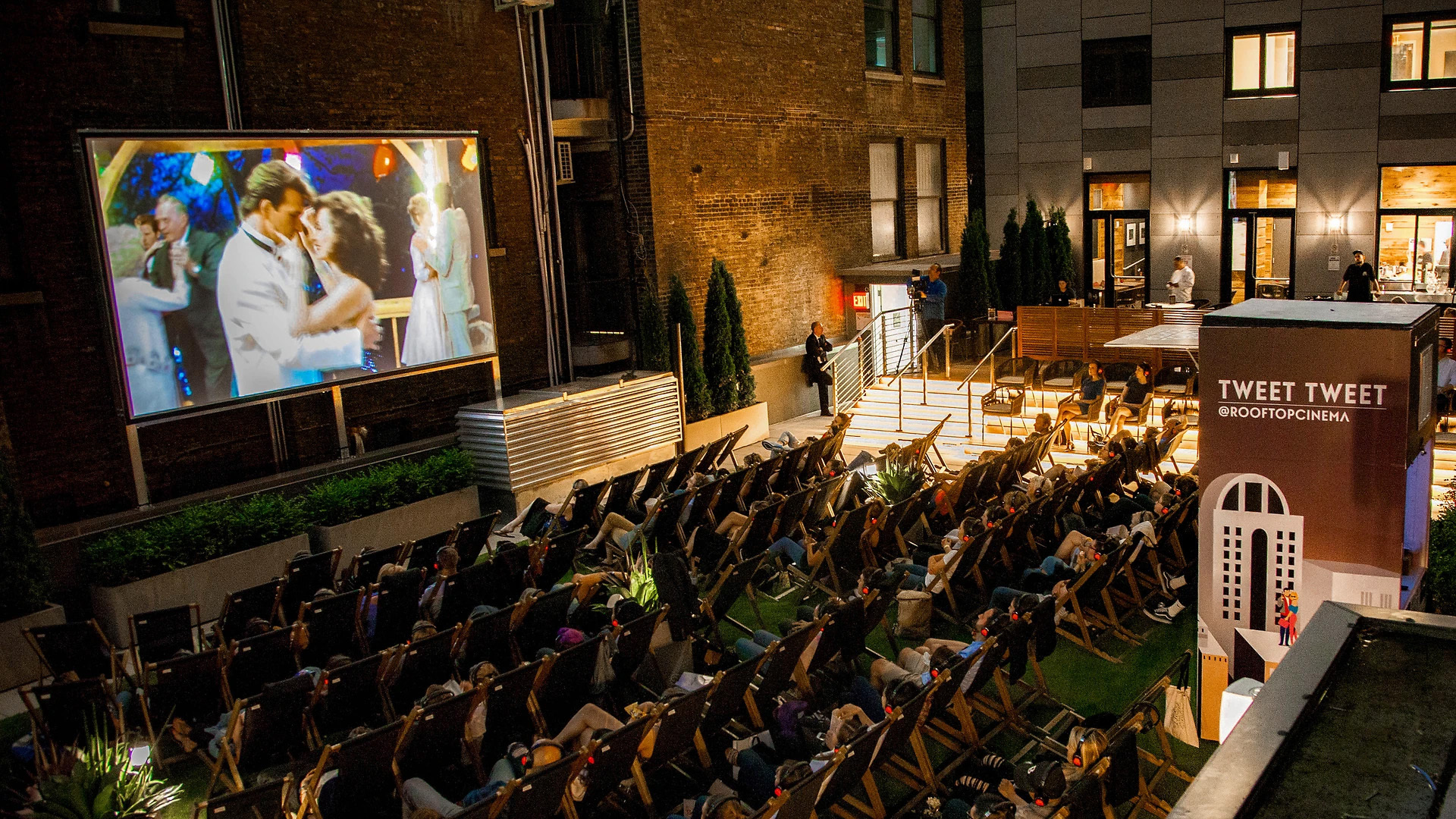 تشكيلة Rooftop Cinema Club لشهر أبريل موجودة هنا وهي تدور حول تعديلات الكتب