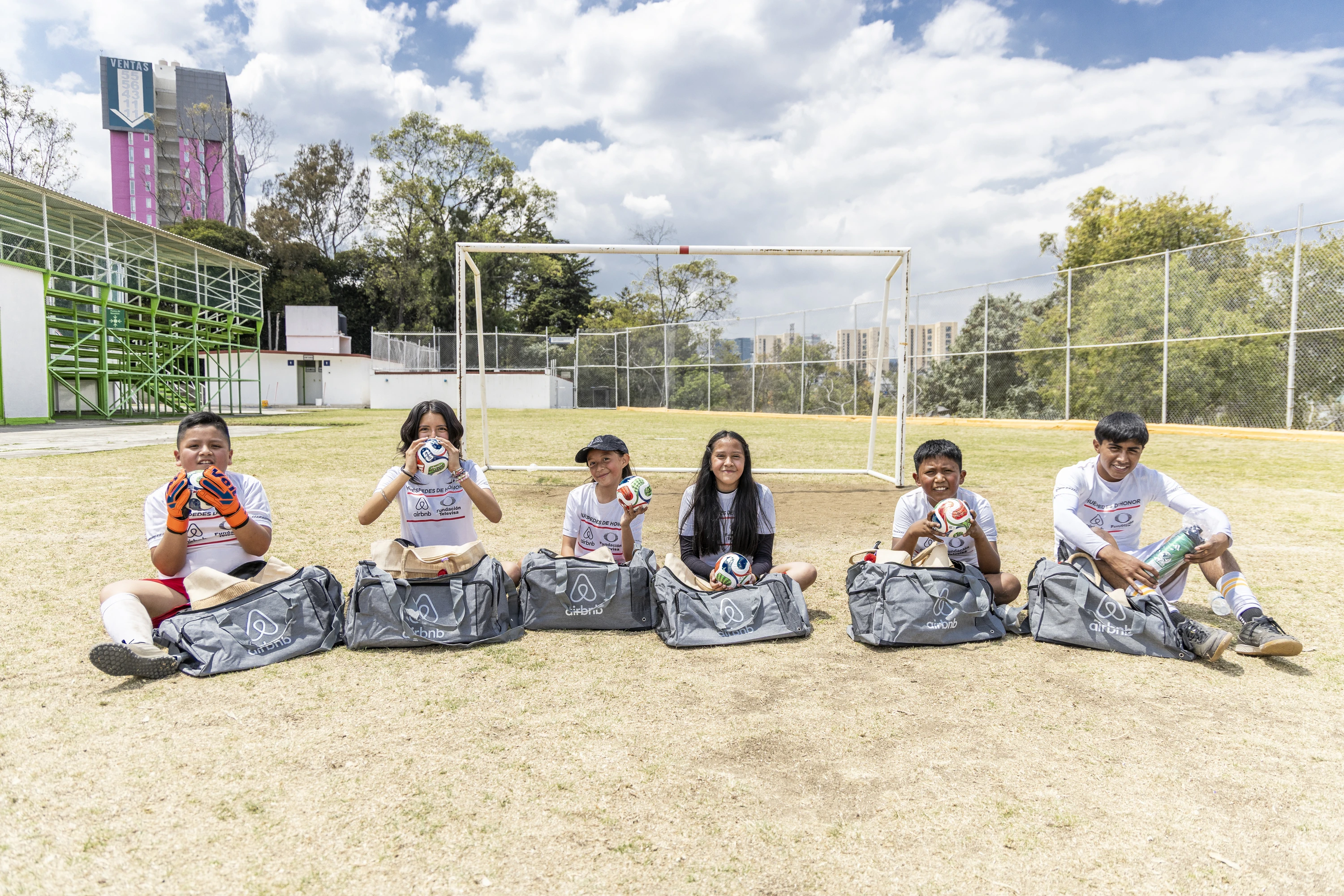 Airbnb dona 1000 boletos