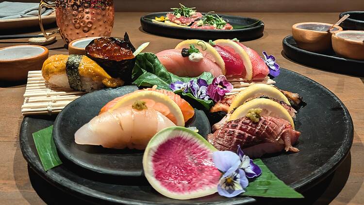 Rekō le rinde homenaje a los bares japoneses ochenteros