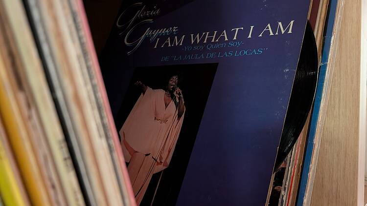 Rekō le rinde homenaje a los bares japoneses ochenteros