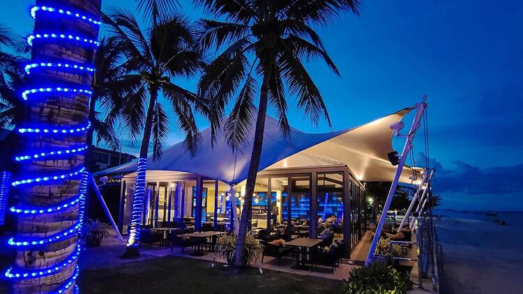 Take a seat at Luna Lanai and eat your way through southern Thailand Take a seat at Luna Lanai and eat your way through southern Thailand