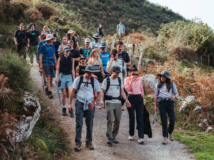 Hora de escapar del asfalto: excursiones de senderismo gratis y con regalos