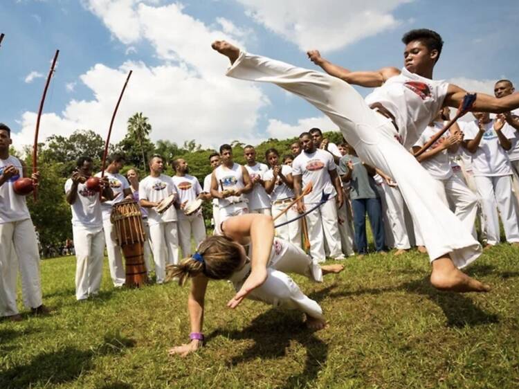 "Aulão" de capoeira, na Alameda