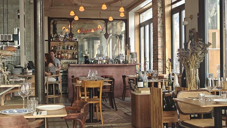 Clo. grande tablée et petites assiettes