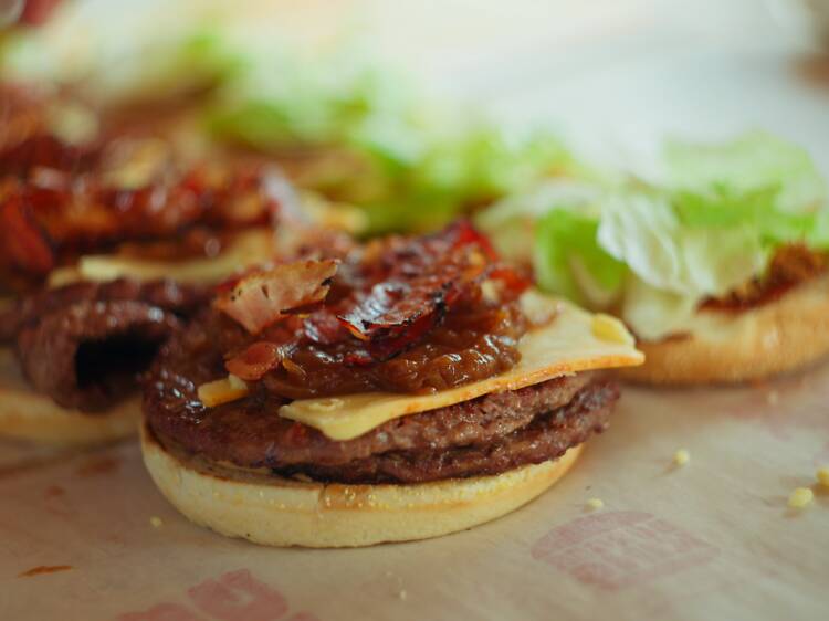 Entre duas fatias de pão, cabe uma história inteira