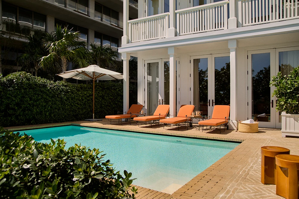 four seasons surf club pool