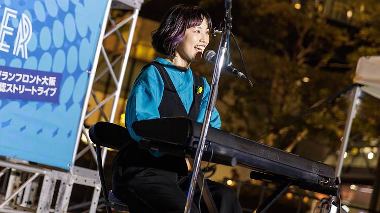 Music Busker in Umekita