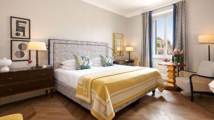 Hotel de Russie bedroom in Rome, Italy