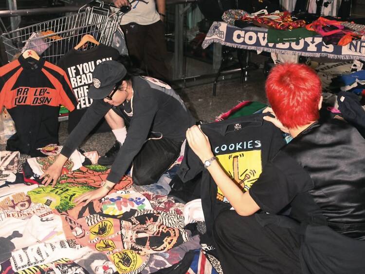 หลบร้อนมาเดินช็อปของวินเทจชิคๆ ในตลาดนัดใต้ดินติดแอร์ของเหล่าคนเก๋