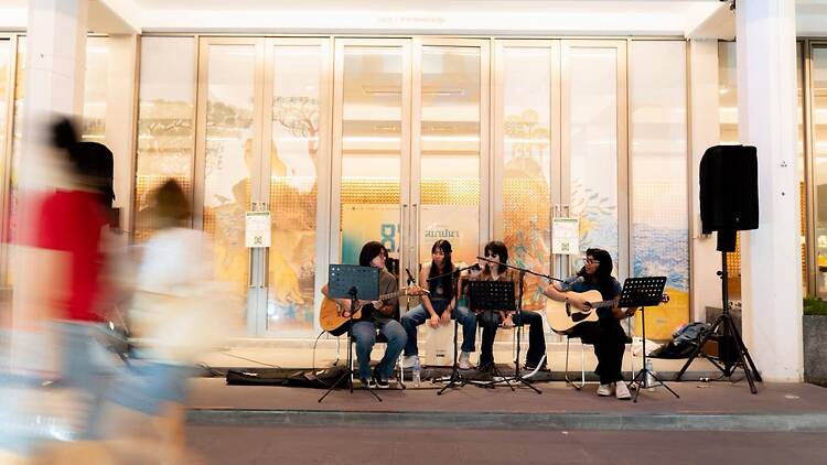 ยกความแซ่บสไตล์อีสานมาม่วนคักๆ กลางรั้วศิลปากร