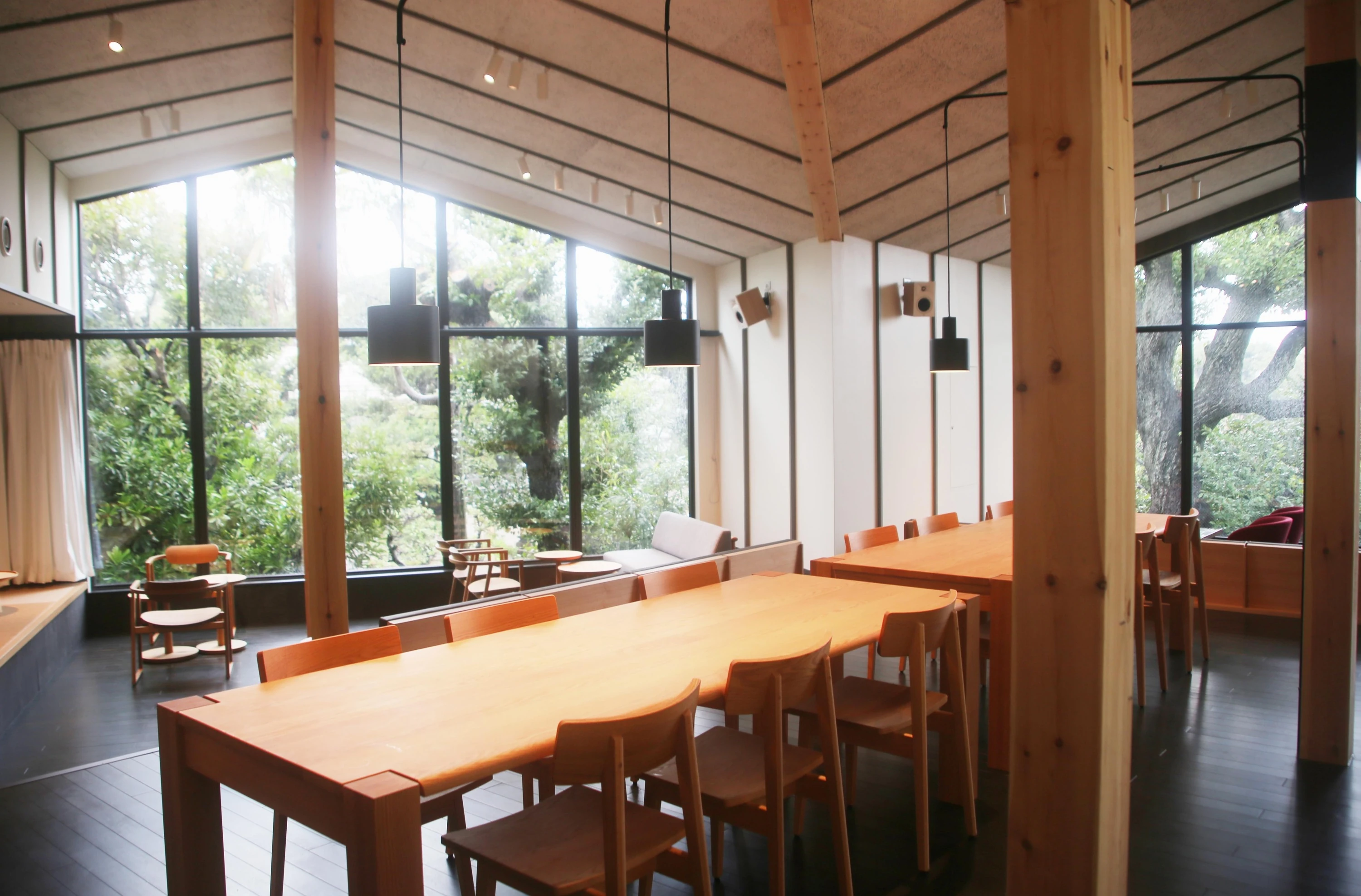 スターバックス カフェ & アートギャラリー 谷中御殿坂