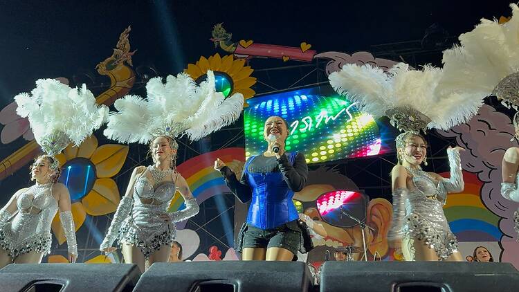 Drag Let's Play Water Festival