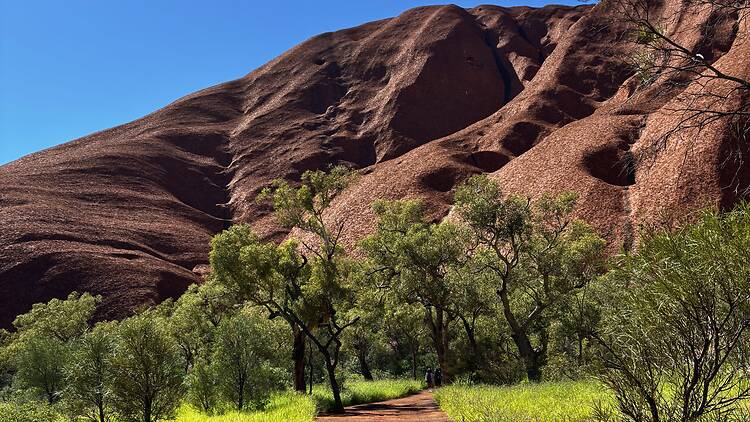 Do the Uluṟu Base Walk