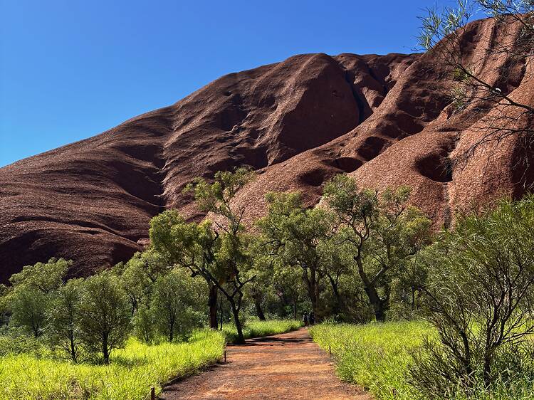 Do the Uluṟu Base Walk